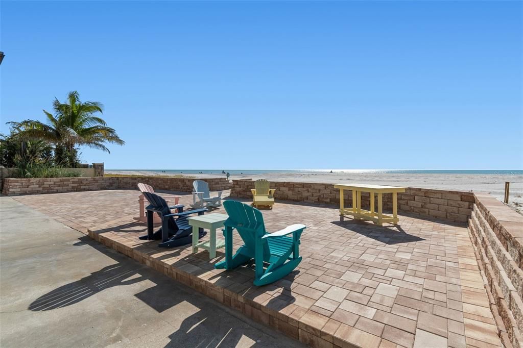 For Sale: $1,295,000 (4 beds, 3 baths, 1870 Square Feet)