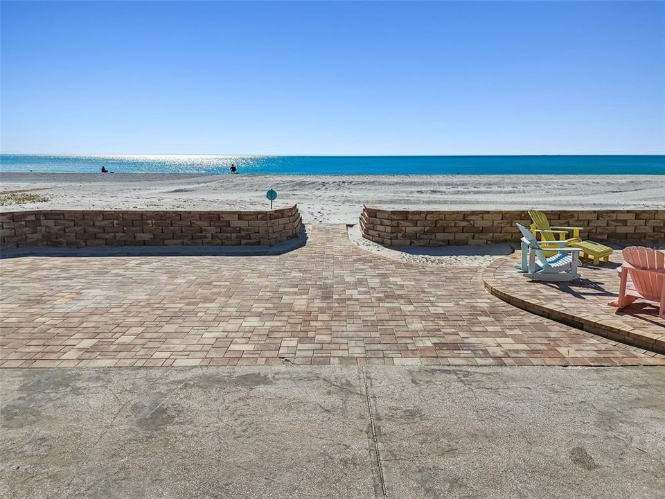 For Sale: $1,295,000 (4 beds, 3 baths, 1870 Square Feet)