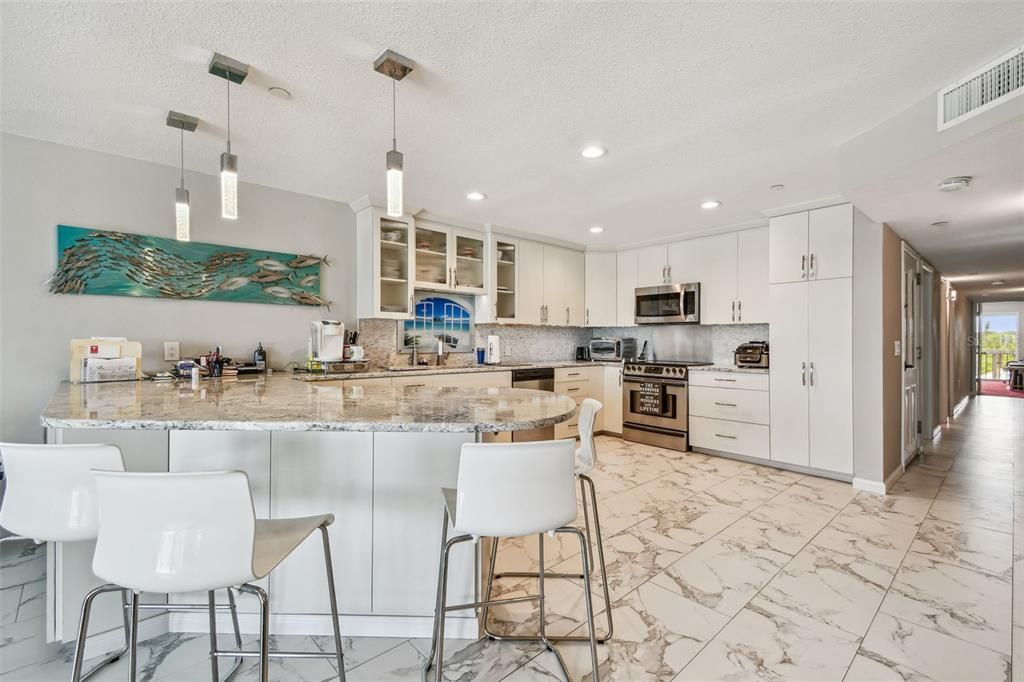 For Sale: $1,295,000 (4 beds, 3 baths, 1870 Square Feet)