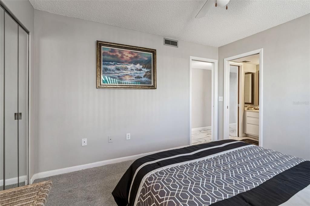 For Sale: $1,295,000 (4 beds, 3 baths, 1870 Square Feet)