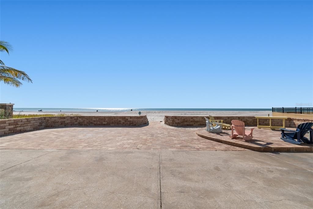 For Sale: $1,295,000 (4 beds, 3 baths, 1870 Square Feet)