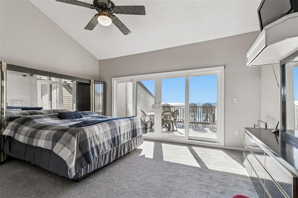 For Sale: $1,295,000 (4 beds, 3 baths, 1870 Square Feet)