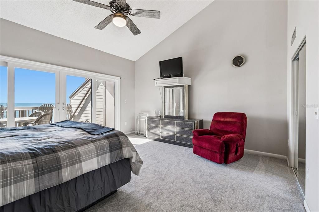 For Sale: $1,295,000 (4 beds, 3 baths, 1870 Square Feet)