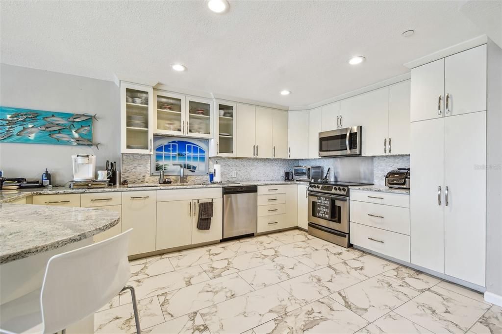 For Sale: $1,295,000 (4 beds, 3 baths, 1870 Square Feet)