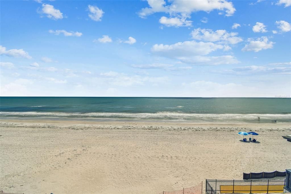 For Sale: $1,295,000 (4 beds, 3 baths, 1870 Square Feet)