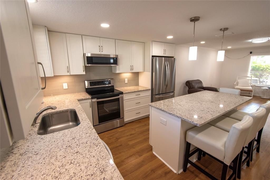 待售: $519,900 (3 贝兹, 2 浴室, 1301 平方英尺)