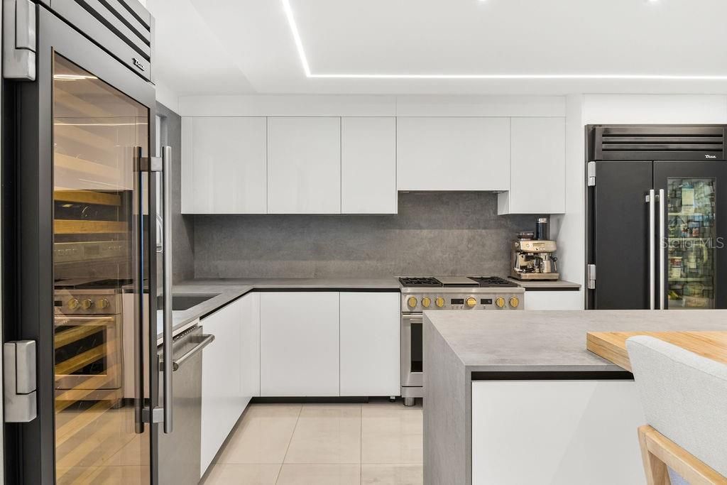 En Venta: $1,600,000 (5 camas, 3 baños, 3888 Pies cuadrados)