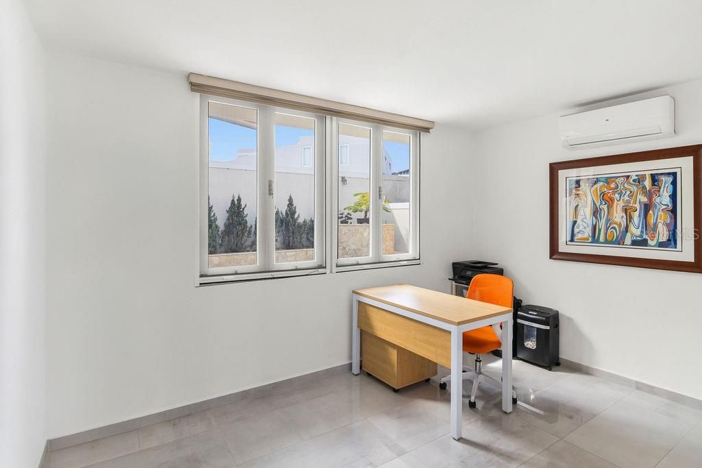 En Venta: $1,600,000 (5 camas, 3 baños, 3888 Pies cuadrados)