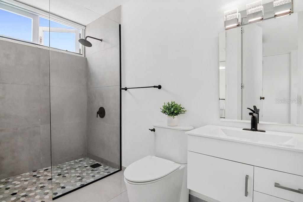 En Venta: $1,600,000 (5 camas, 3 baños, 3888 Pies cuadrados)