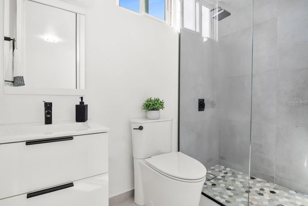 En Venta: $1,600,000 (5 camas, 3 baños, 3888 Pies cuadrados)