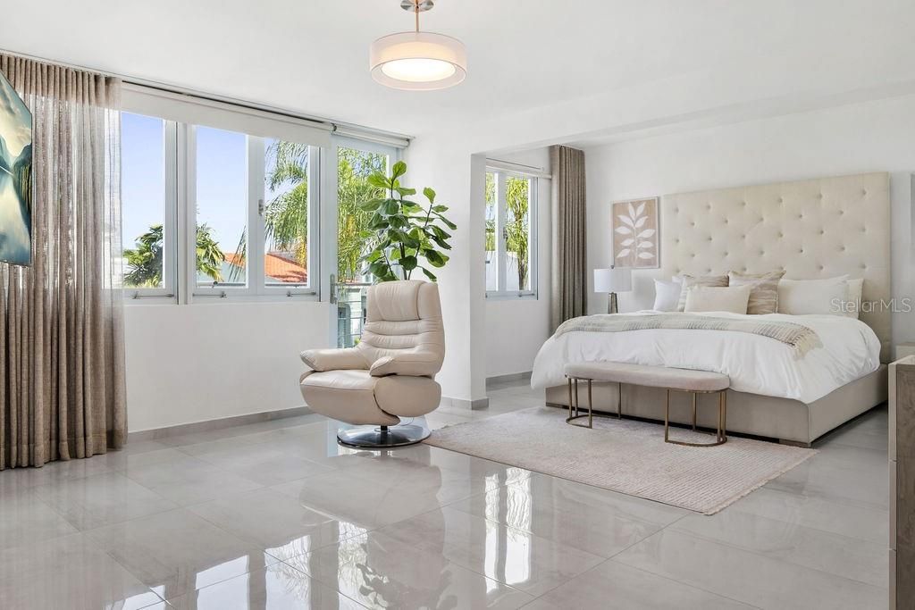 En Venta: $1,600,000 (5 camas, 3 baños, 3888 Pies cuadrados)