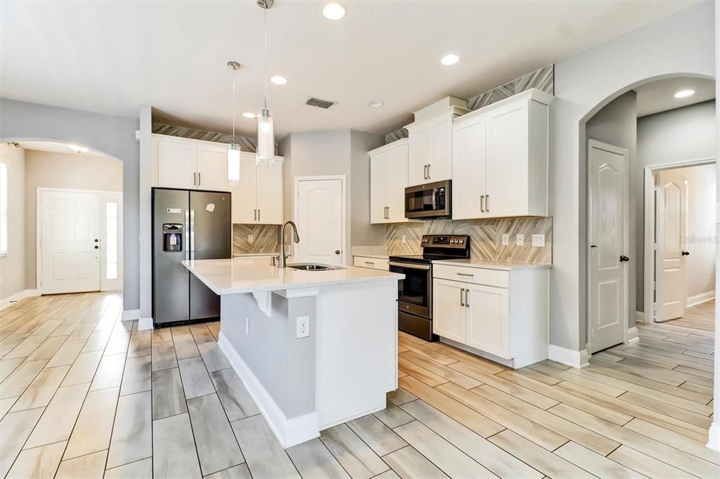 出租: $2,800 (4 贝兹, 2 浴室, 2112 平方英尺)