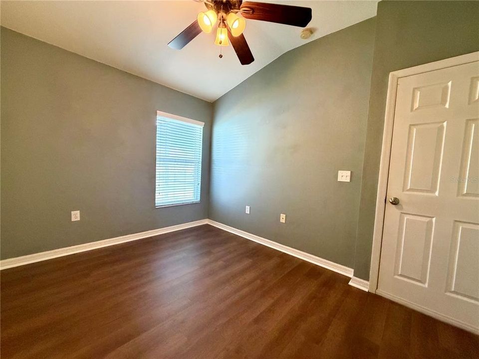 待售: $379,900 (4 贝兹, 2 浴室, 2074 平方英尺)