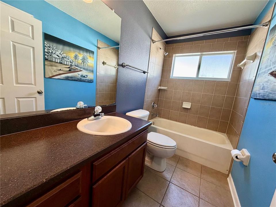 待售: $379,900 (4 贝兹, 2 浴室, 2074 平方英尺)