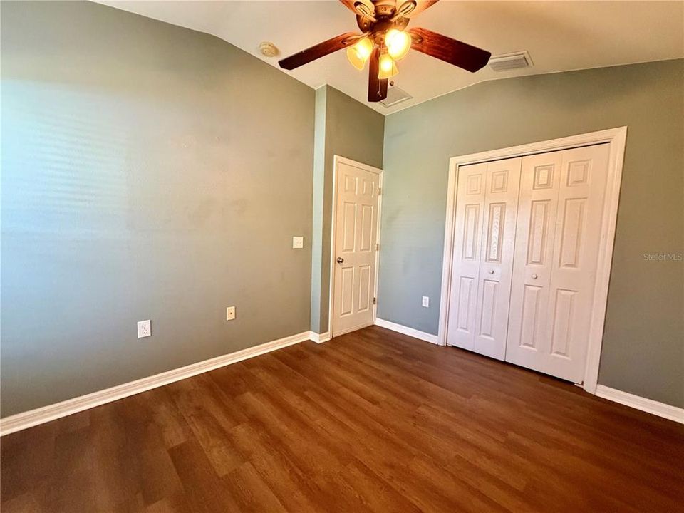 待售: $379,900 (4 贝兹, 2 浴室, 2074 平方英尺)