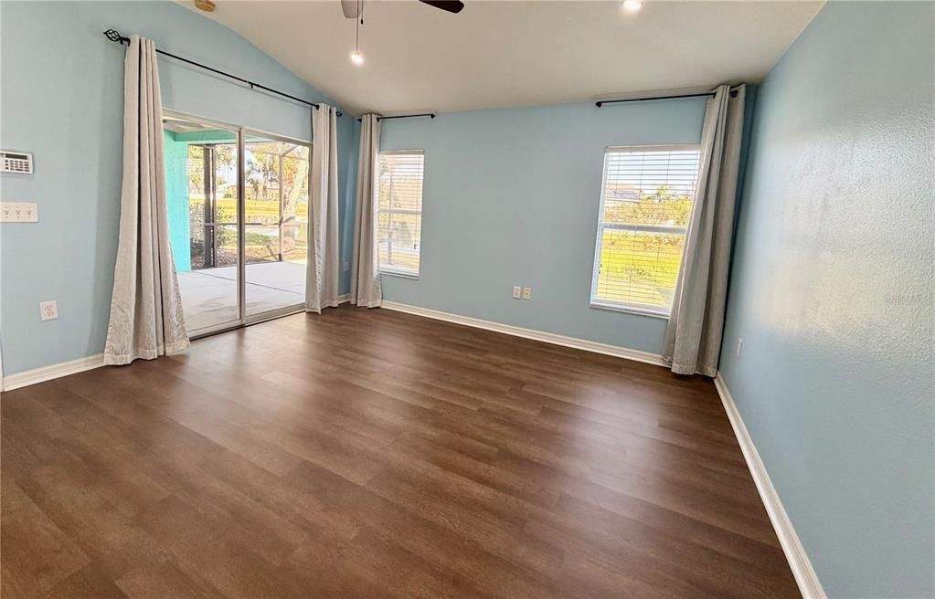 待售: $379,900 (4 贝兹, 2 浴室, 2074 平方英尺)