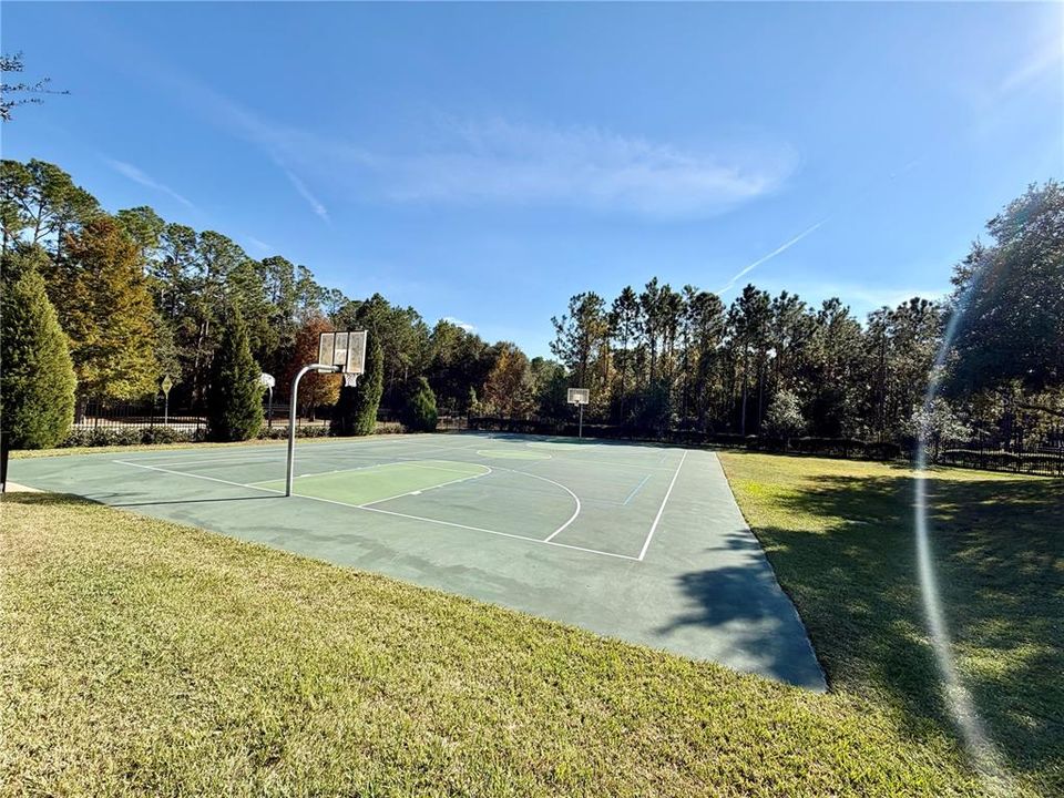 待售: $379,900 (4 贝兹, 2 浴室, 2074 平方英尺)