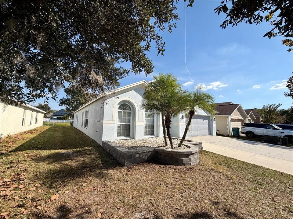 待售: $379,900 (4 贝兹, 2 浴室, 2074 平方英尺)