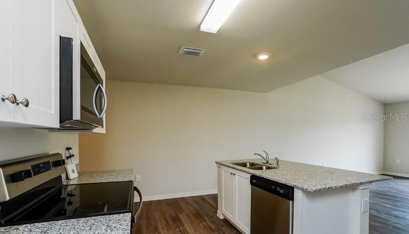 В аренду: $1,590 (2 спален, 2 ванн, 1120 Квадратных фут)