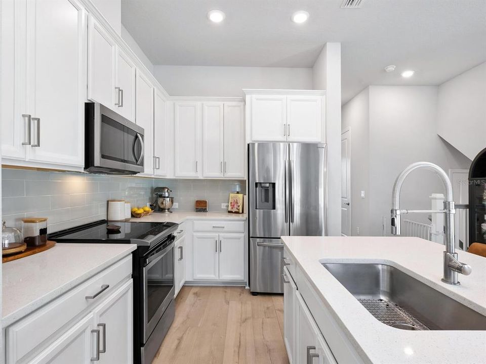 For Sale: $749,000 (3 beds, 3 baths, 1908 Square Feet)