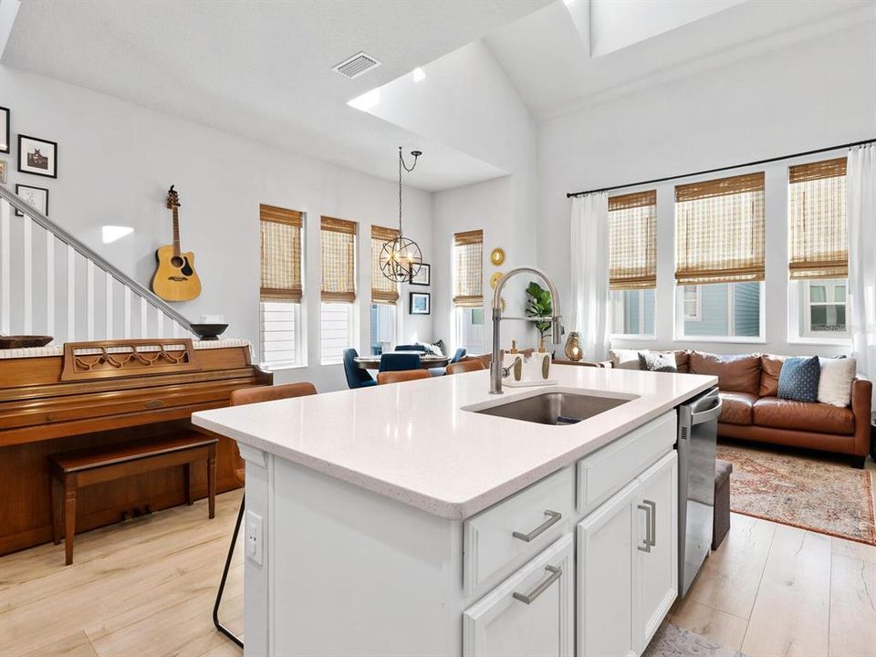 For Sale: $749,000 (3 beds, 3 baths, 1908 Square Feet)