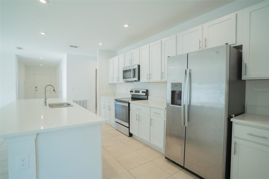 For Sale: $360,000 (4 beds, 3 baths, 2106 Square Feet)