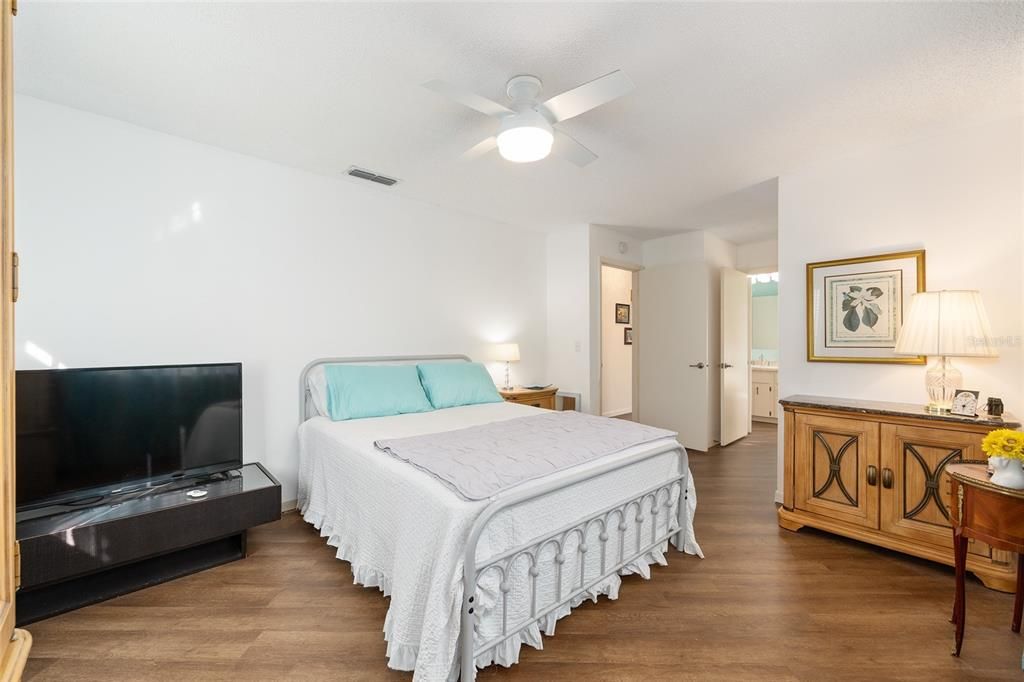 En Venta: $186,200 (2 camas, 2 baños, 1168 Pies cuadrados)