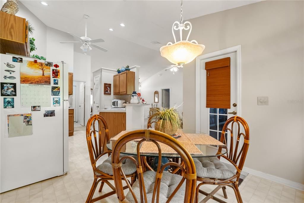 待售: $395,000 (3 贝兹, 2 浴室, 1412 平方英尺)