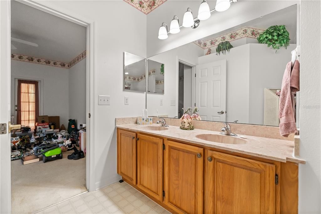 待售: $395,000 (3 贝兹, 2 浴室, 1412 平方英尺)