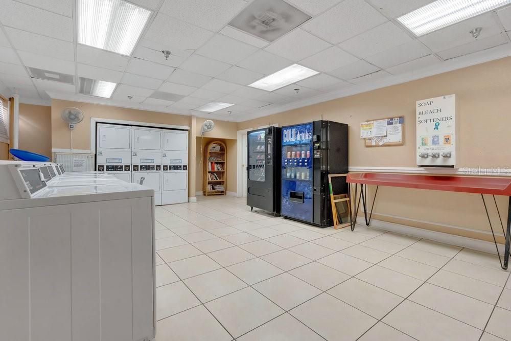 待售: $120,000 (1 贝兹, 1 浴室, 573 平方英尺)