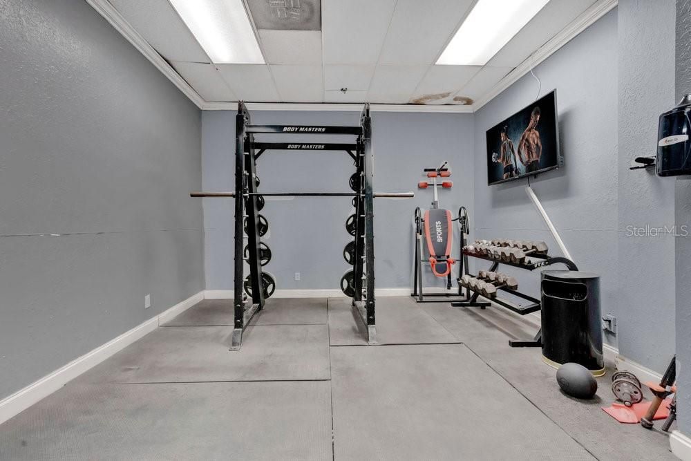 待售: $120,000 (1 贝兹, 1 浴室, 573 平方英尺)