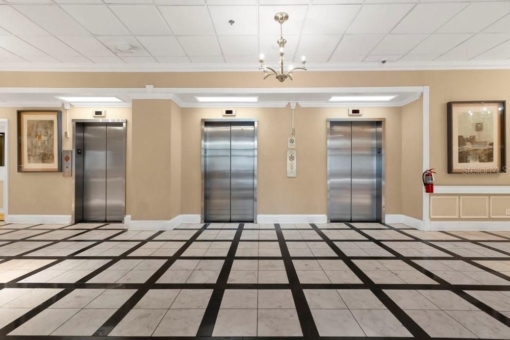 待售: $120,000 (1 贝兹, 1 浴室, 573 平方英尺)