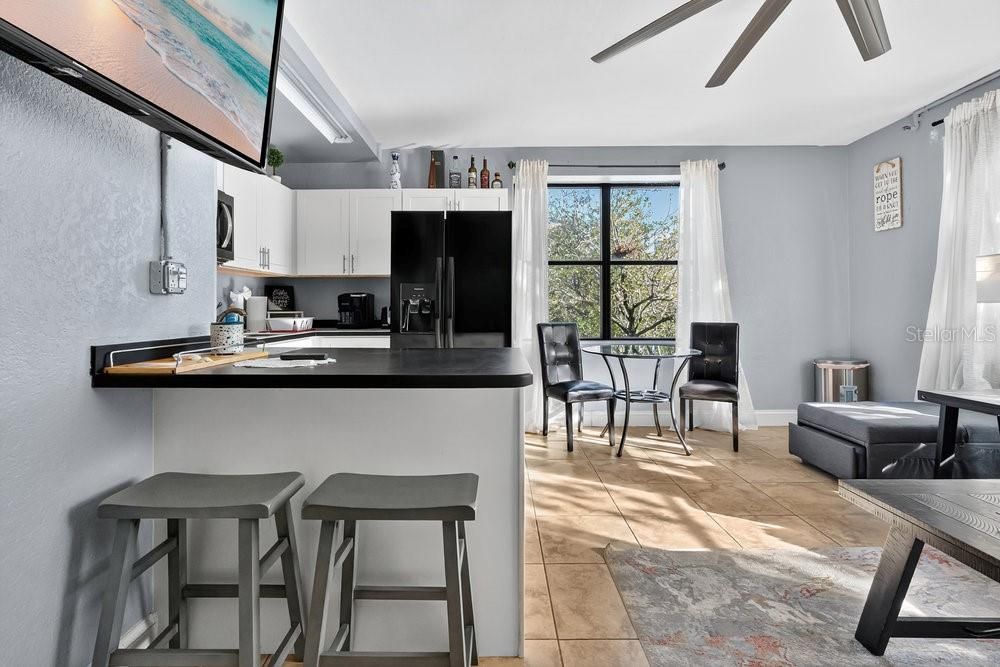 待售: $120,000 (1 贝兹, 1 浴室, 573 平方英尺)