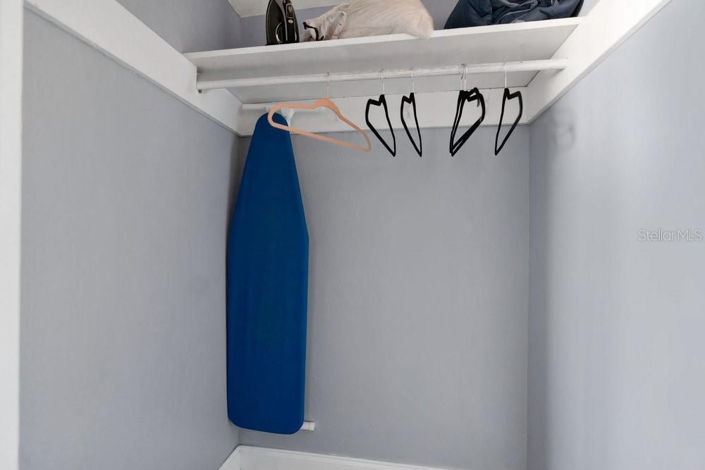 待售: $120,000 (1 贝兹, 1 浴室, 573 平方英尺)