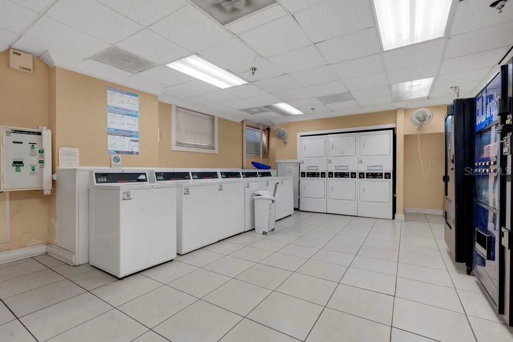 待售: $120,000 (1 贝兹, 1 浴室, 573 平方英尺)