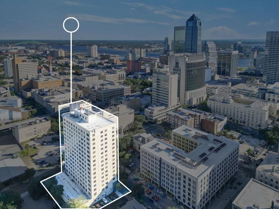 待售: $120,000 (1 贝兹, 1 浴室, 573 平方英尺)