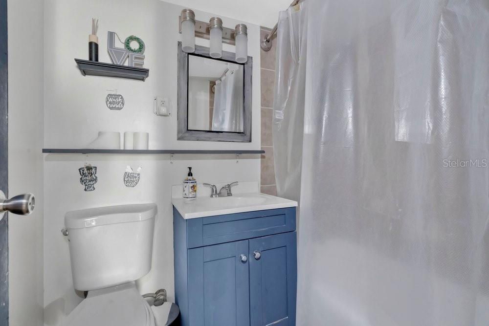 待售: $120,000 (1 贝兹, 1 浴室, 573 平方英尺)