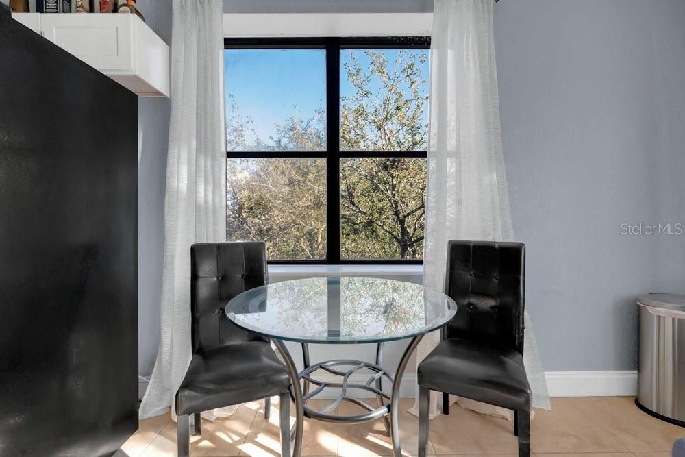 待售: $120,000 (1 贝兹, 1 浴室, 573 平方英尺)