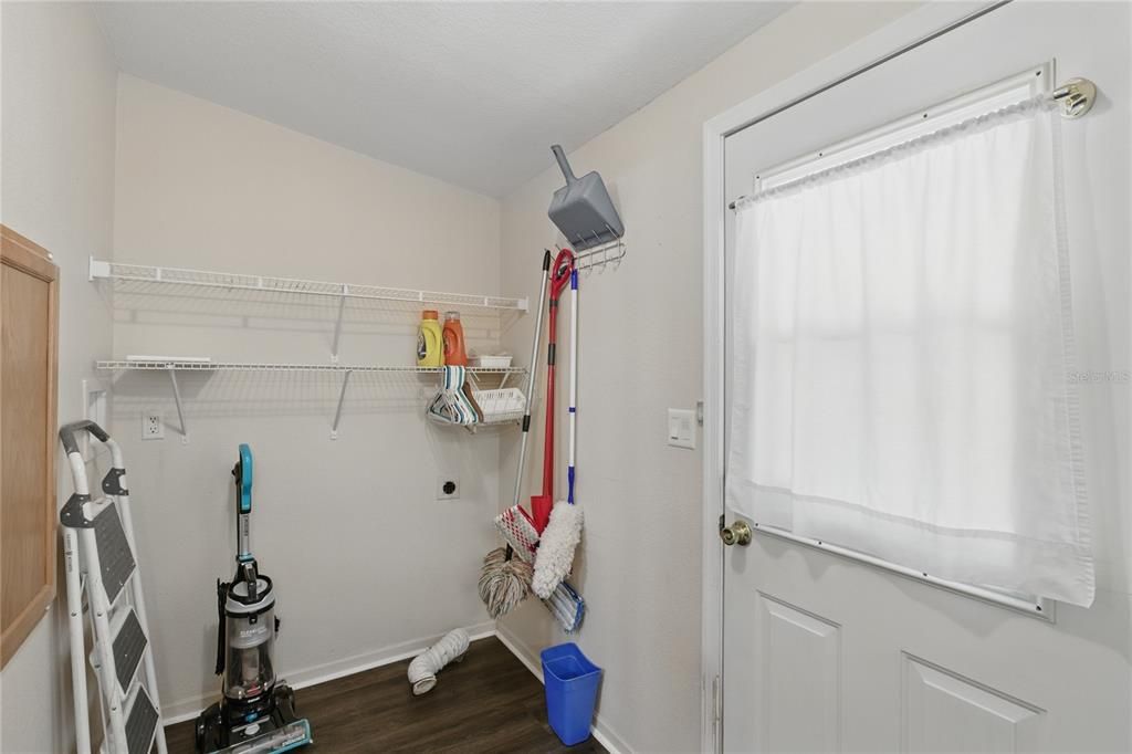 На продажу: $257,000 (3 спален, 2 ванн, 1404 Квадратных фут)