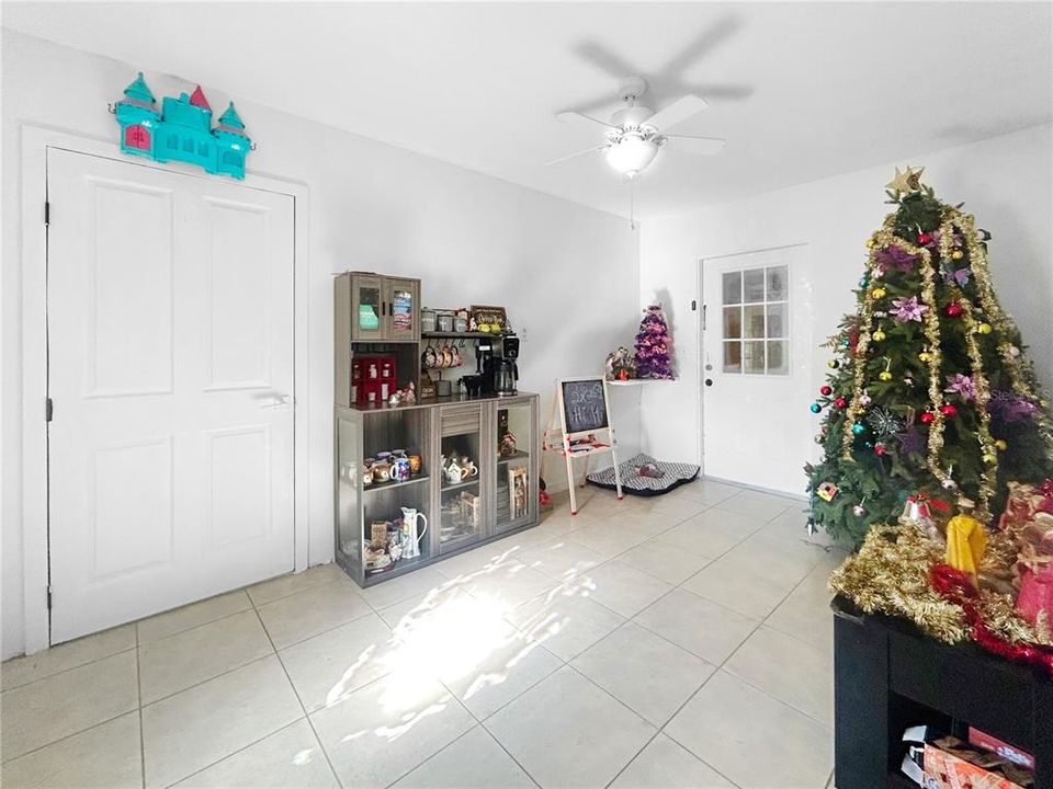 En Venta: $310,000 (3 camas, 2 baños, 1484 Pies cuadrados)