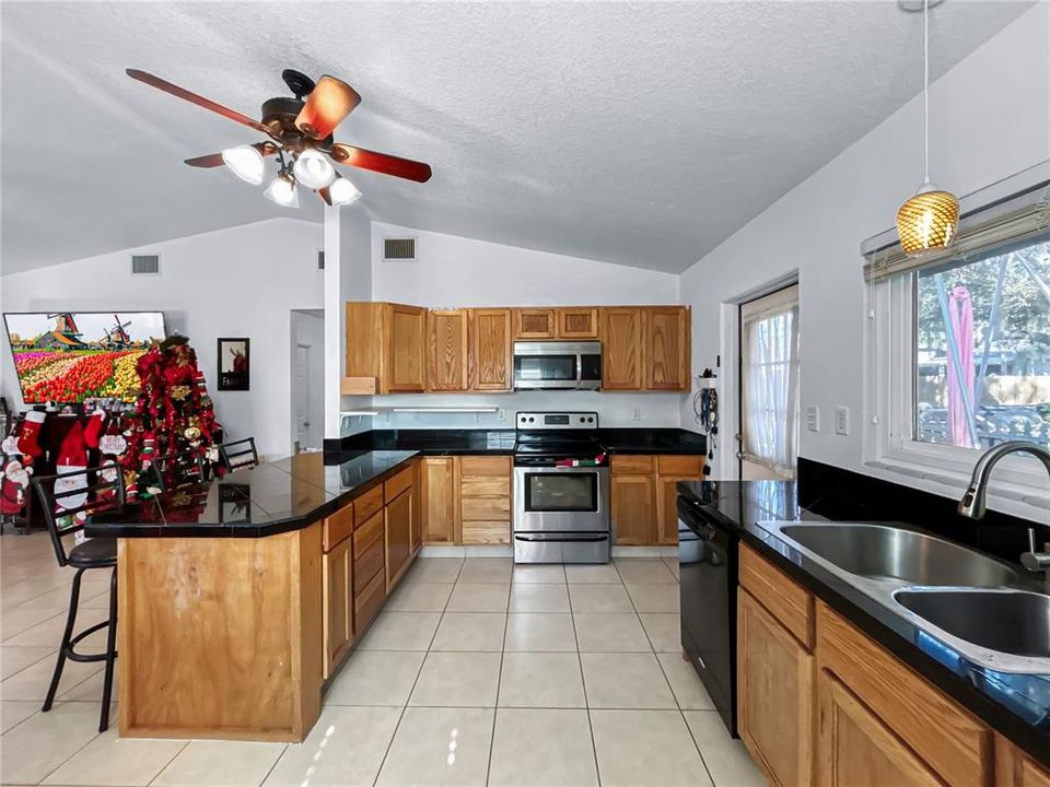 En Venta: $310,000 (3 camas, 2 baños, 1484 Pies cuadrados)