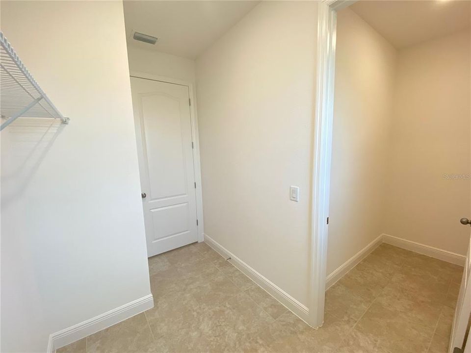 En Renta: $2,690 (4 camas, 3 baños, 2430 Pies cuadrados)