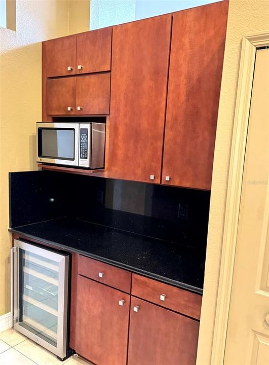 На продажу: $670,000 (4 спален, 2 ванн, 2504 Квадратных фут)