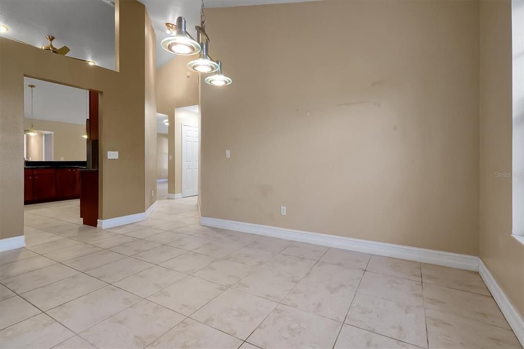 На продажу: $670,000 (4 спален, 2 ванн, 2504 Квадратных фут)