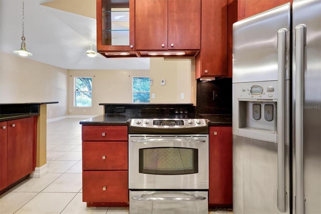 На продажу: $670,000 (4 спален, 2 ванн, 2504 Квадратных фут)