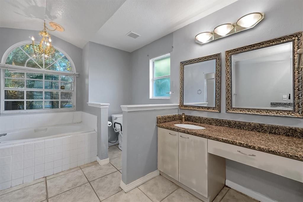 На продажу: $670,000 (4 спален, 2 ванн, 2504 Квадратных фут)