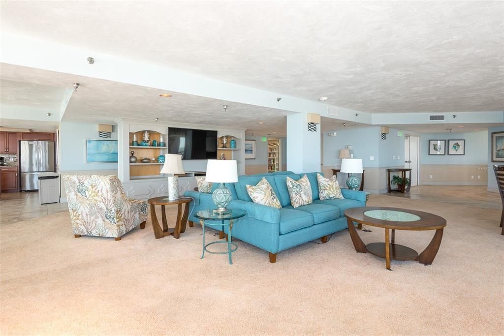 For Sale: $499,000 (2 beds, 2 baths, 1380 Square Feet)