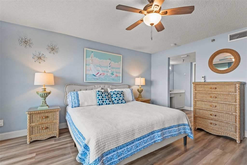 For Sale: $499,000 (2 beds, 2 baths, 1380 Square Feet)