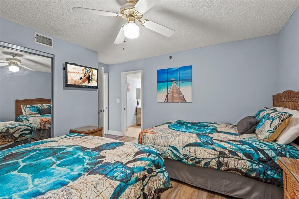 For Sale: $499,000 (2 beds, 2 baths, 1380 Square Feet)