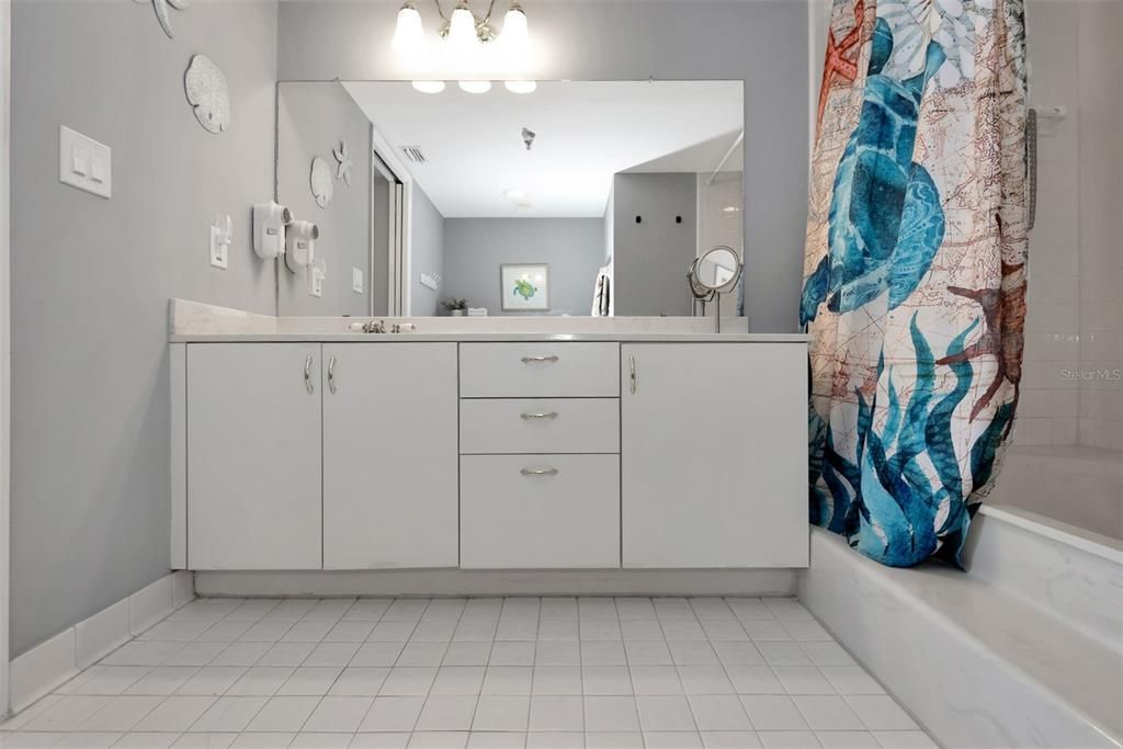 For Sale: $499,000 (2 beds, 2 baths, 1380 Square Feet)